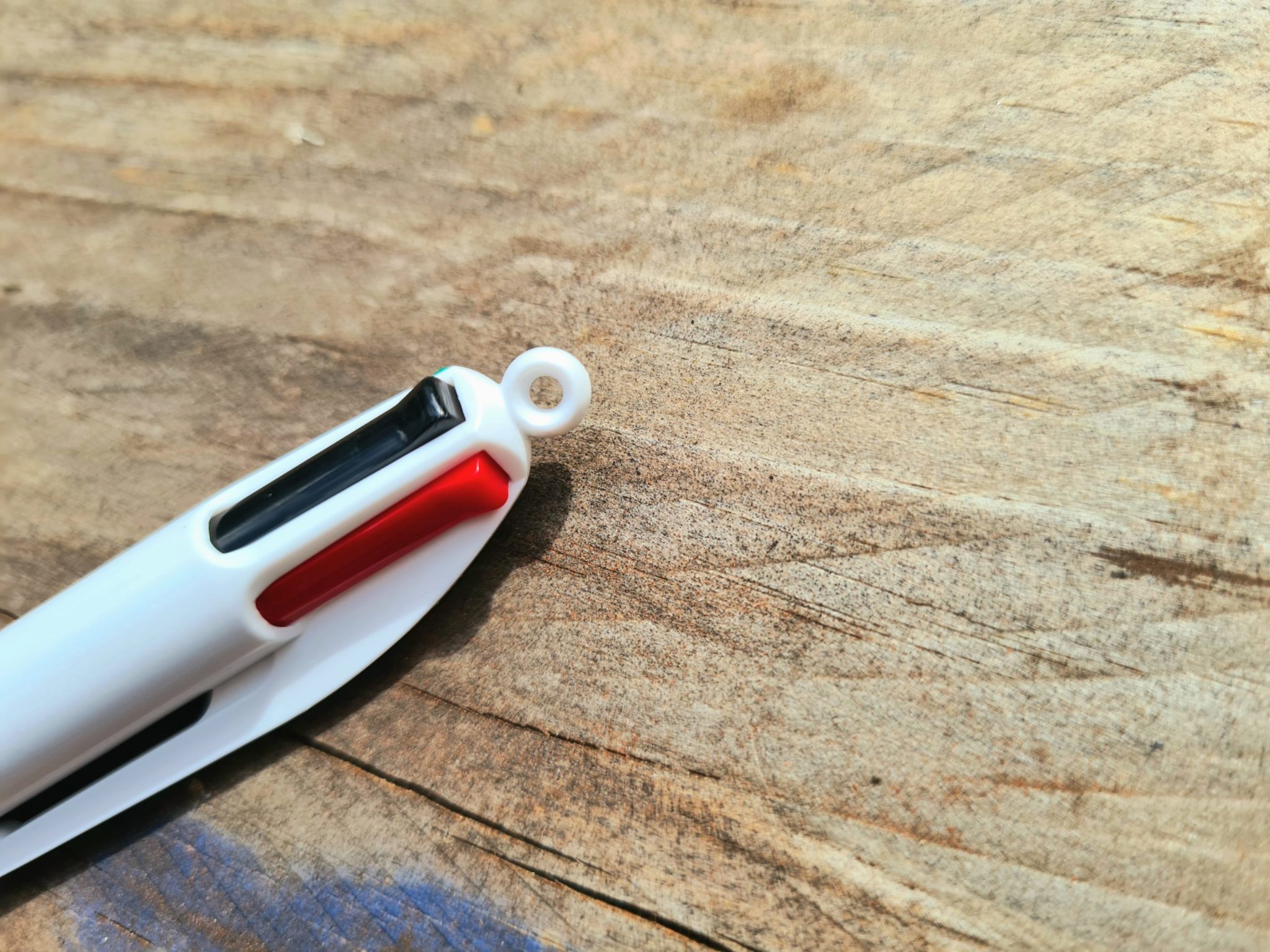 A Quoi Sert La Boule Sur Les Stylo 4 Couleur A Quoi Sert La Boule Sur Les Stylo 4 Couleur - Communauté MCMS