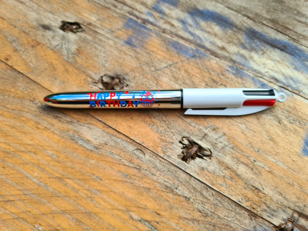 A Quoi Sert La Boule Au Dessus Des 4 Couleurs Le 4 couleurs® de Bic® fête ses 50 ans - Melo on the Cake